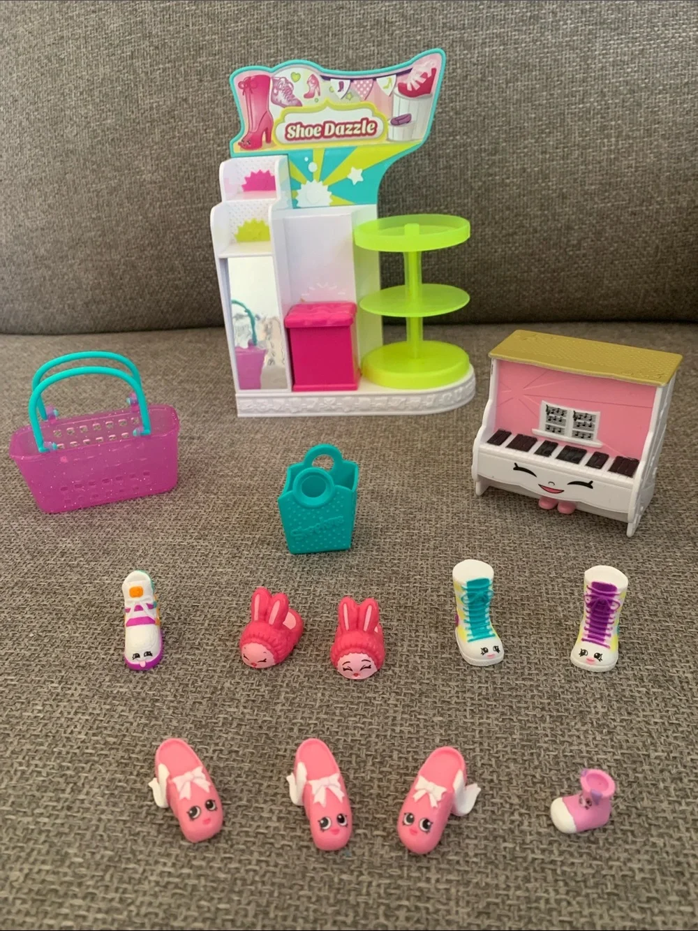 Shopkins Playset Accessories and Figures